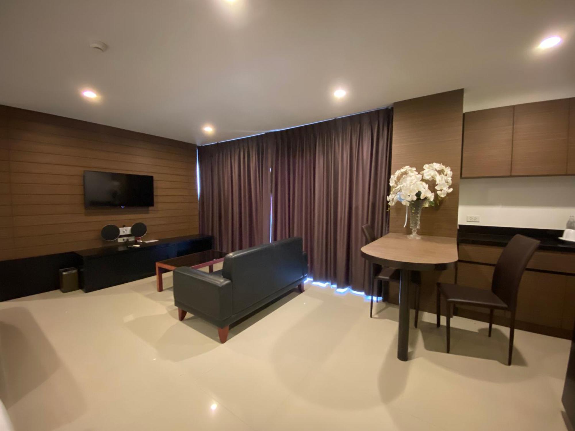 Le Vernissage By Goad Avadhess Hospitality Pattaya Buitenkant foto